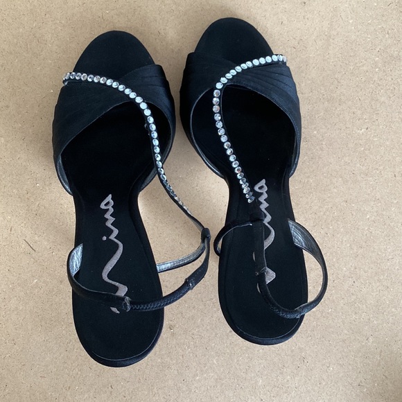 Nina Leather Sole Satin Fabric Upper with Diamonds Detail. Size 8 - Picture 4 of 9